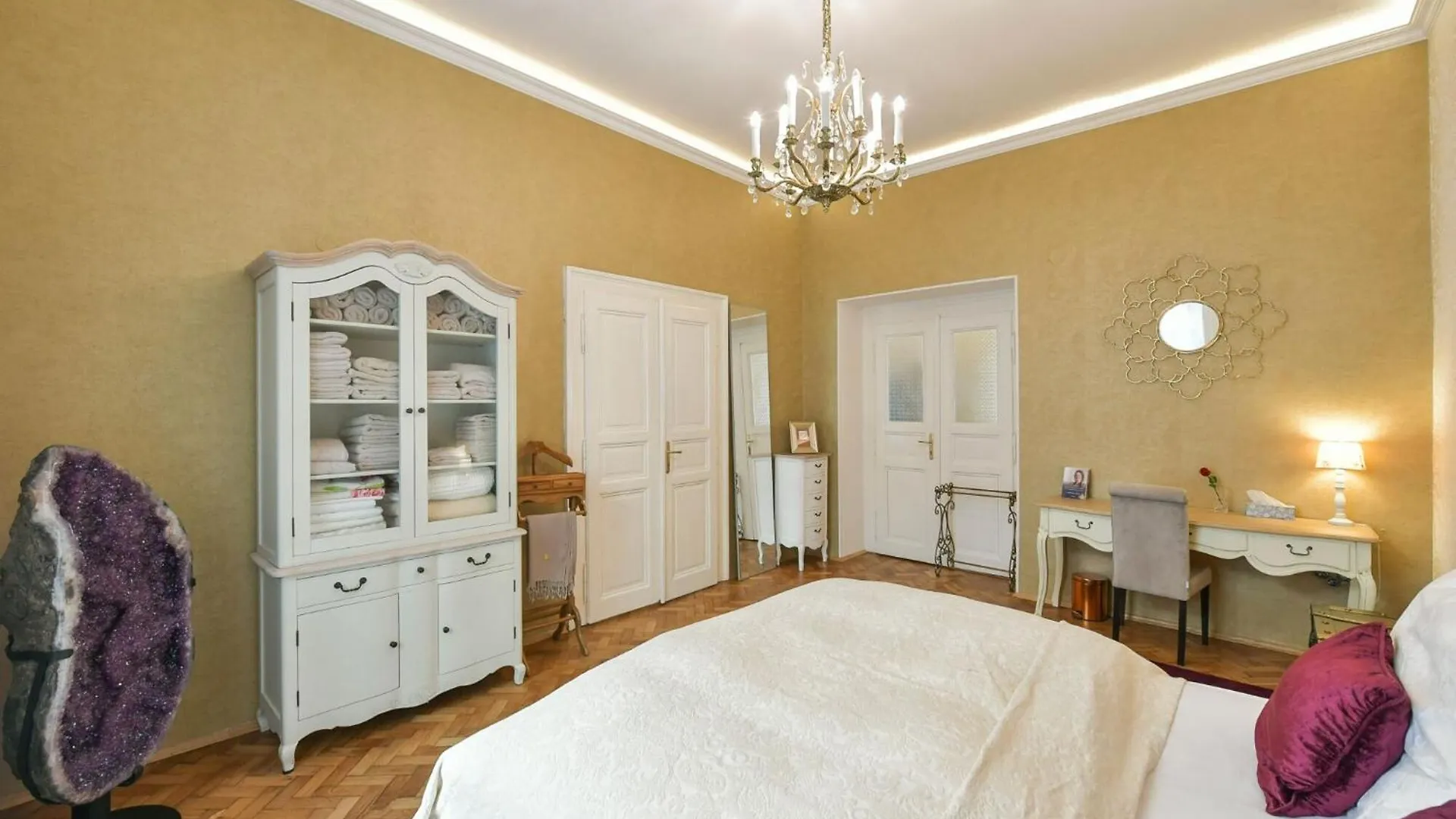 Amethyst Apartment Prague