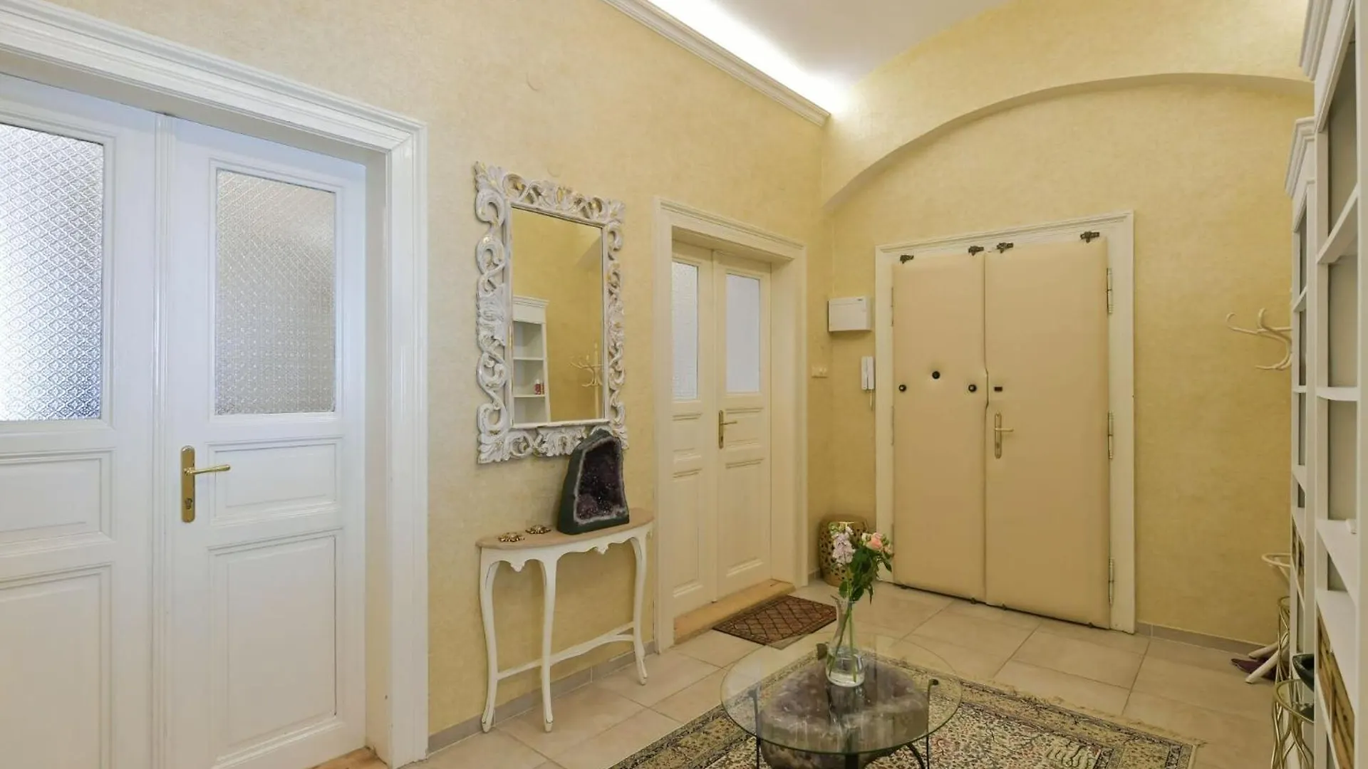 Amethyst Apartment Prague